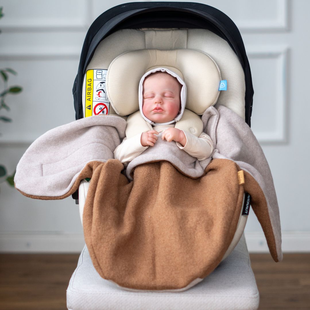 Einschlagdecke aus Wollwalk für Babyschale – warm, sicher & bequem, ideal ab Geburt - Karamell