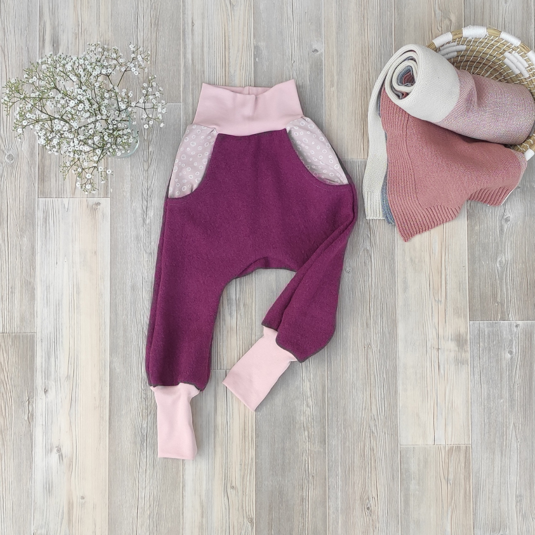 Wollwalk Hose "Aubergine mit Kreisen" 110/116