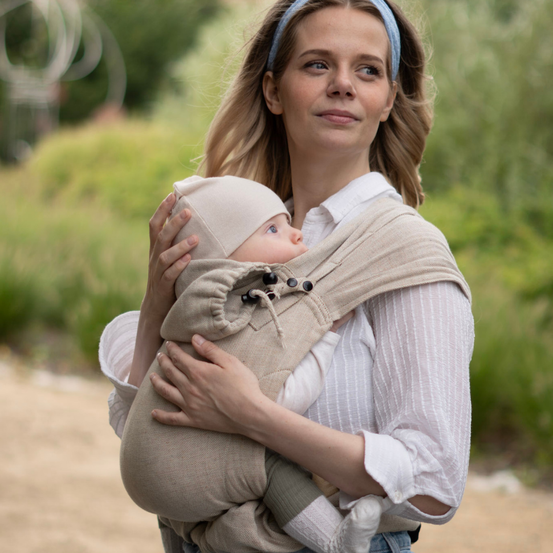 Babytrage ab Geburt zum binden | Leinen-Mix beige mit Sonnenschutz | Ergonomisch, mitwachsend & besonders bequem | für Neugeborene geeignet