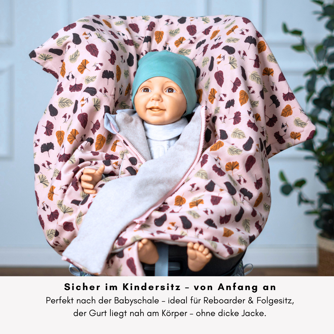 „Zugeklappter Poncho – Sicherheit im Kindersitz perfekt für Reboarder bis Folgesitze“