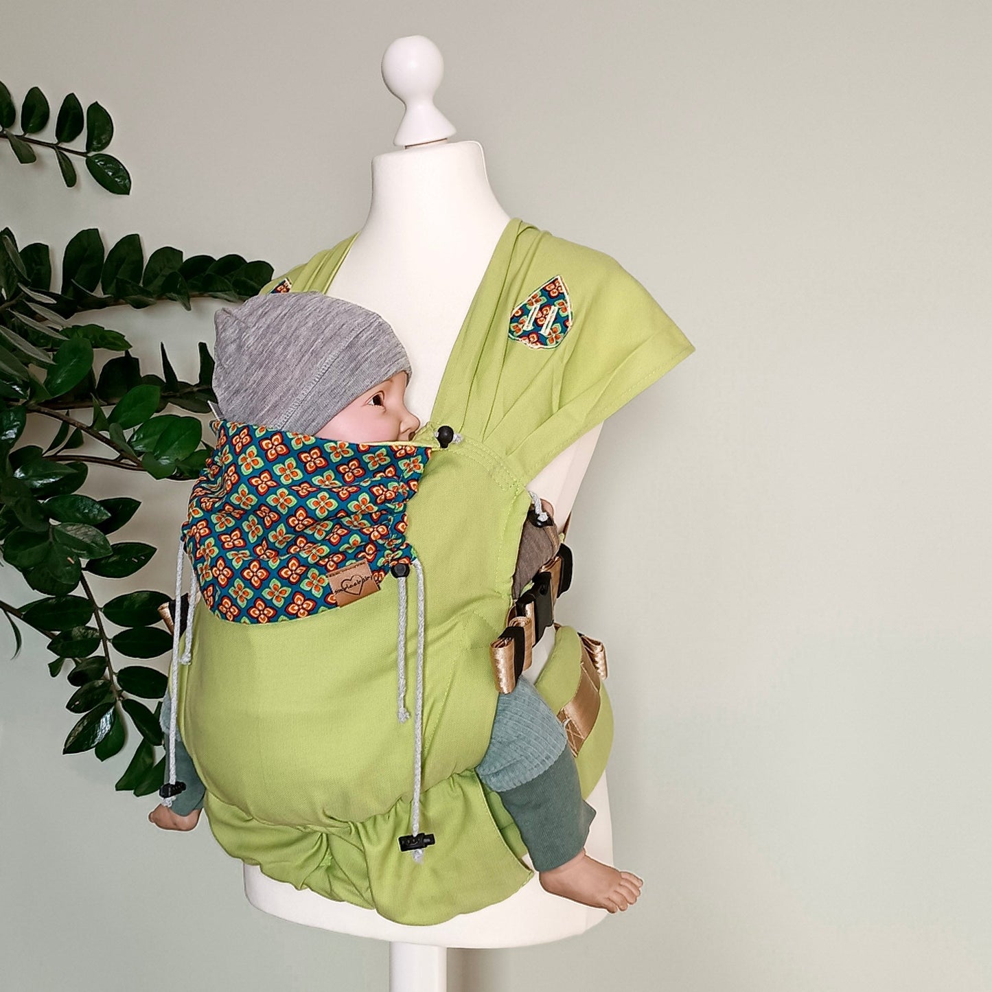 Ergonomische Babytrage mit Schnallen – passt ab Sitzalter bis Ende der Tragezeit