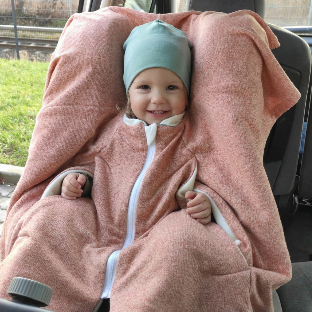 Kindersitzponcho aus Baumwollstrick " Klärchen"- warm und mitwachsend ab 6 Monaten bis 12 Jahren