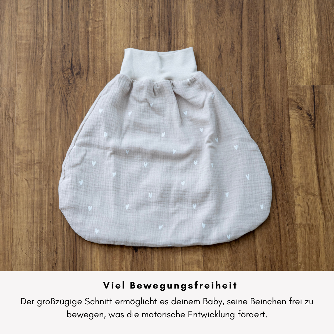 Strampelsack aus Musselin – luftig, bequem & perfekt für warme Tage