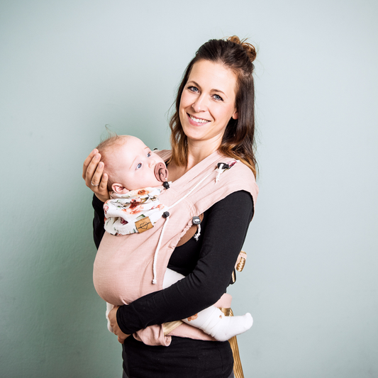 Leichte Babytrage Sommer – atmungsaktive FullBuckle Babytrage ab Geburt, schützt ohne Überhitzung - rosa