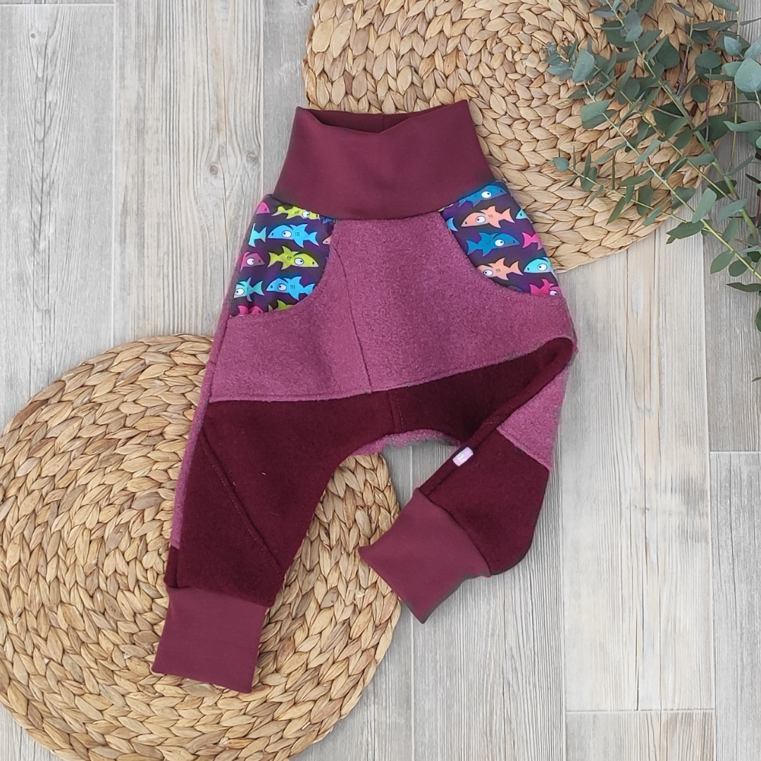 Wollwalk Hose "Bordeaux mit Fischen" - Einzelstück - Größe 74