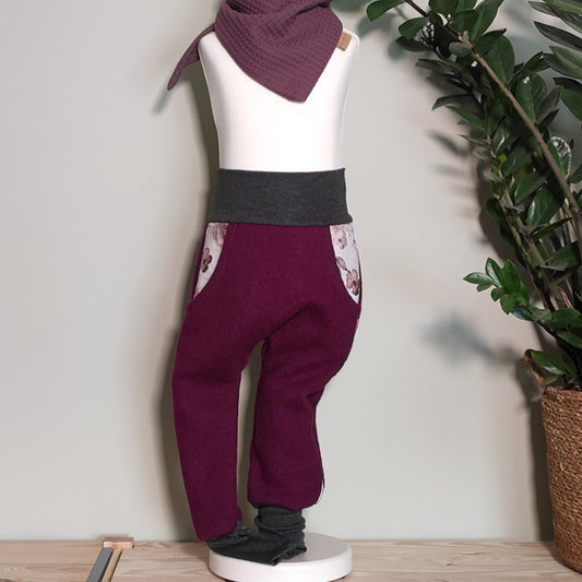 „Wollwalk-Hose mit Reflektoren an den Seiten – mehr Sicherheit in der Dunkelheit“ - in Brombeere
