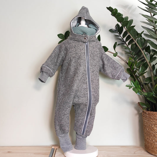 Mitwachsender Wollwalk-Overall aus 100 % Wolle mit langen, elastischen Bündchen