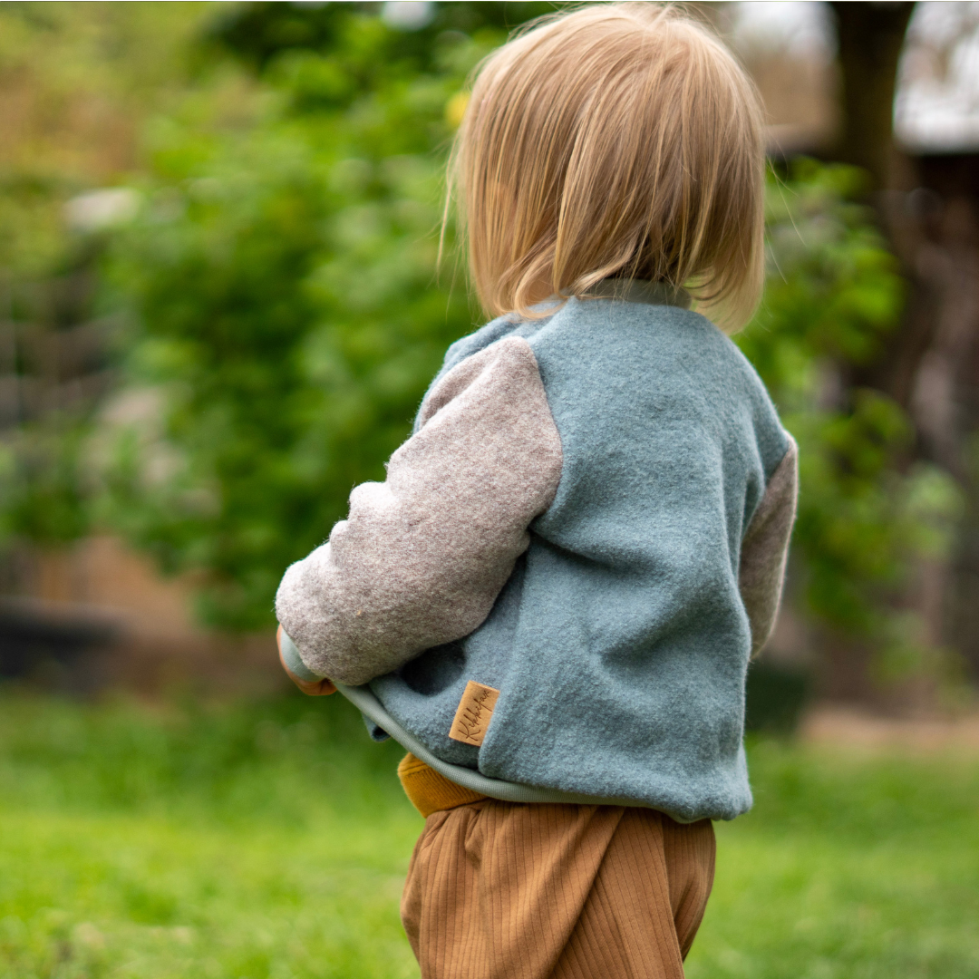 Überraschungs-College-Jacke – aus feiner Wolle, einzigartig wie dein Kind!