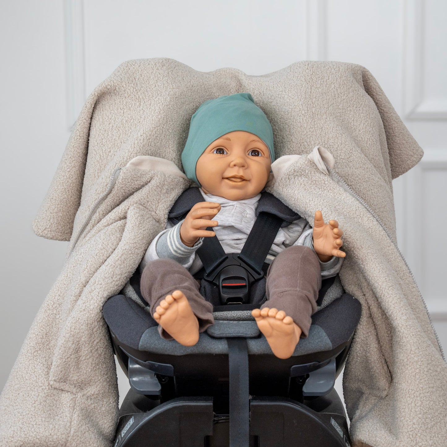 Kindersitzponcho One Size Teddy Beige – innen flauschig und außen flauschig 💛