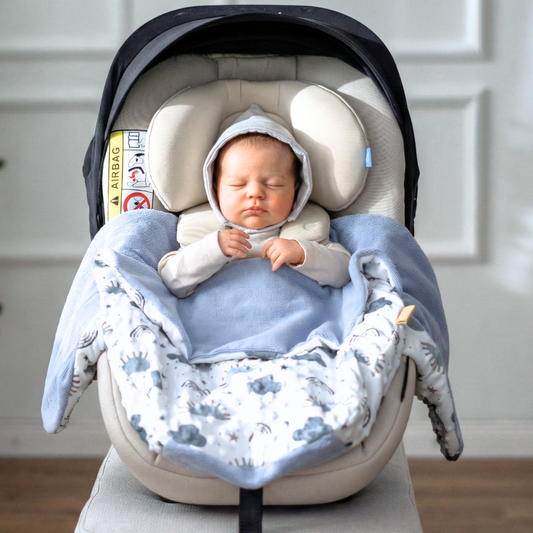 Einschlagdecke für das ganze Jahr - Wölkchen blau ( mit Bambusfleece)