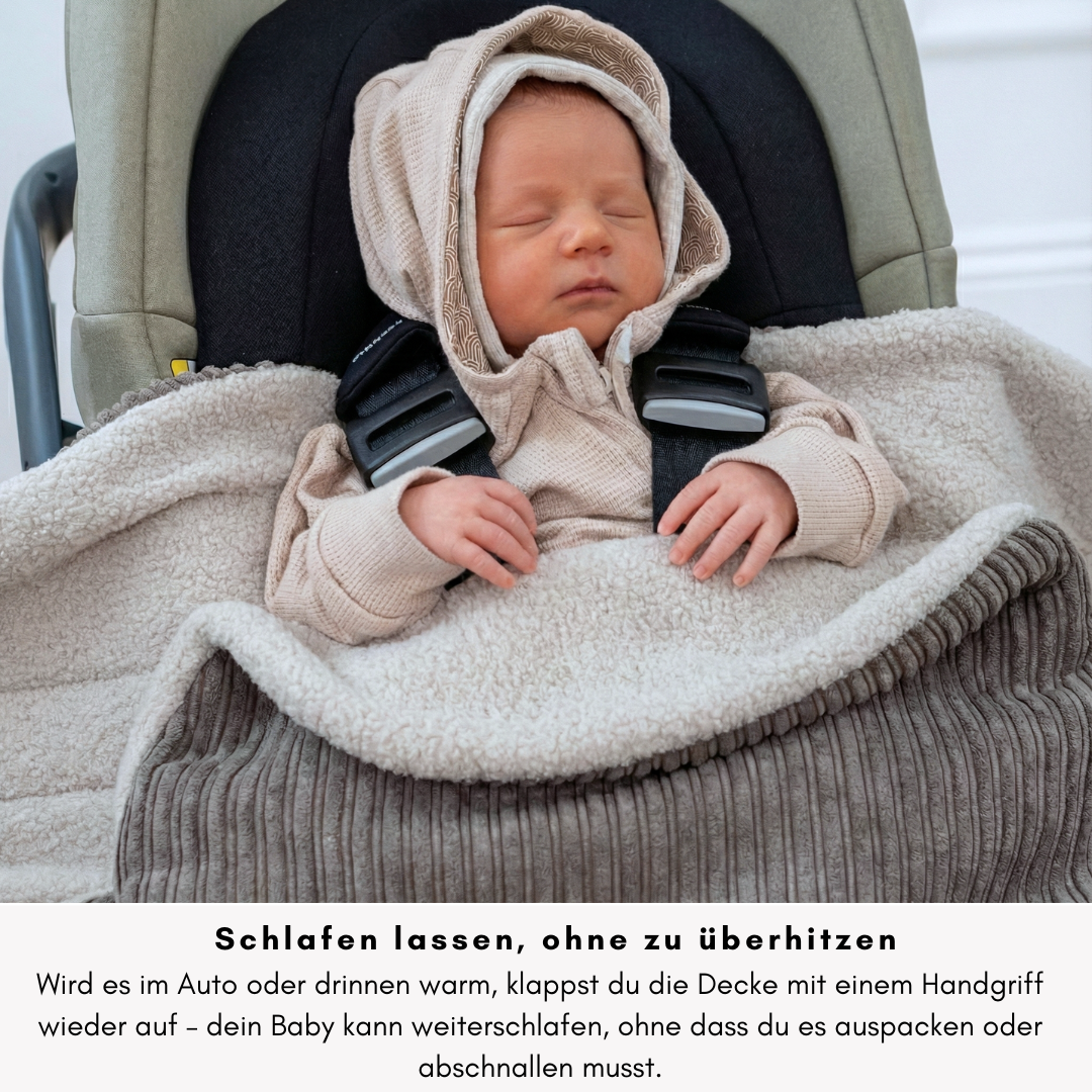 Einschlagdecke in Babyschale – entspannt unterwegs ohne Jackenstress im Auto