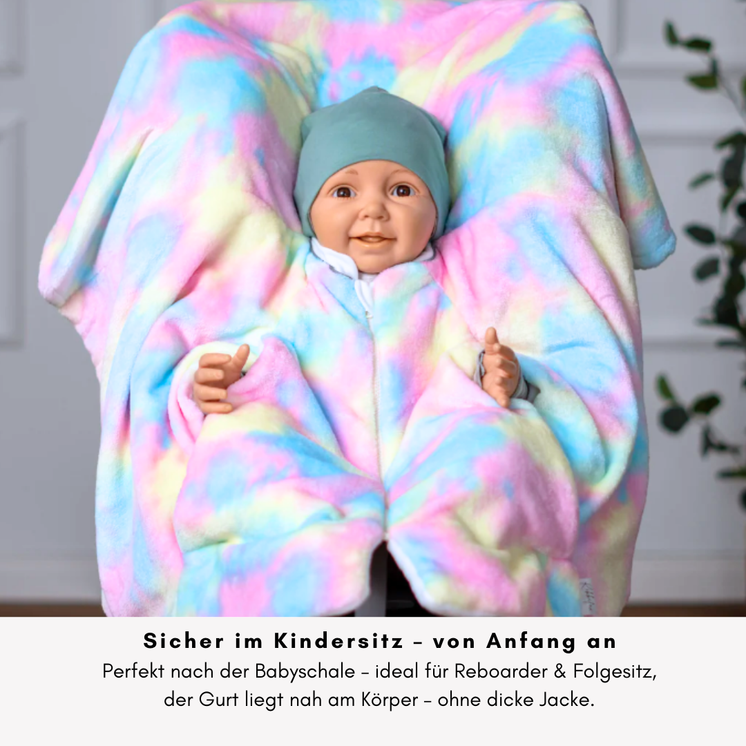 Zugeklappter Poncho – Sicherheit im Kindersitz perfekt für Reboarder bis Folgesitze
