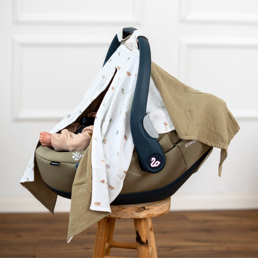 Sun-Cover für Babyschale - Olive mit Fahrzeugen – Leicht, Atmungsaktiv & Mit Sichtfenster