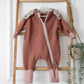Baby Overall aus natürlichem Wollfleece – warm, atmungsaktiv & individuell anpassbar - rosa
