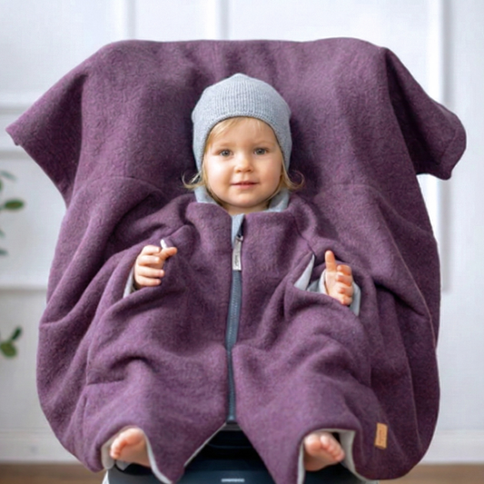 Kindersitzponcho aus Wollwalk in Lila - warm und mitwachsend ab 6 Monaten bis 12 Jahren