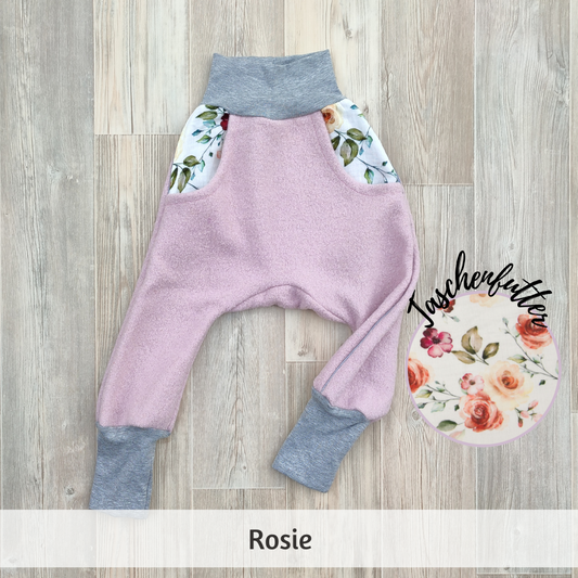 Wollwalkhose von Kikkifax, Modell: Alex, Farbe: Rosie