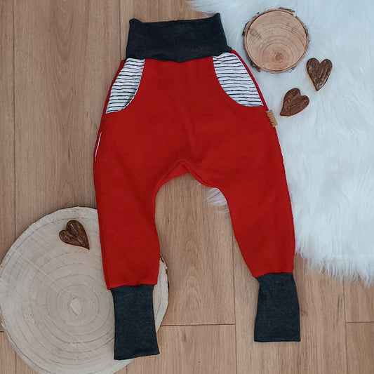 Wollboucle Hose "Alex" Grantrot Größe 98/104